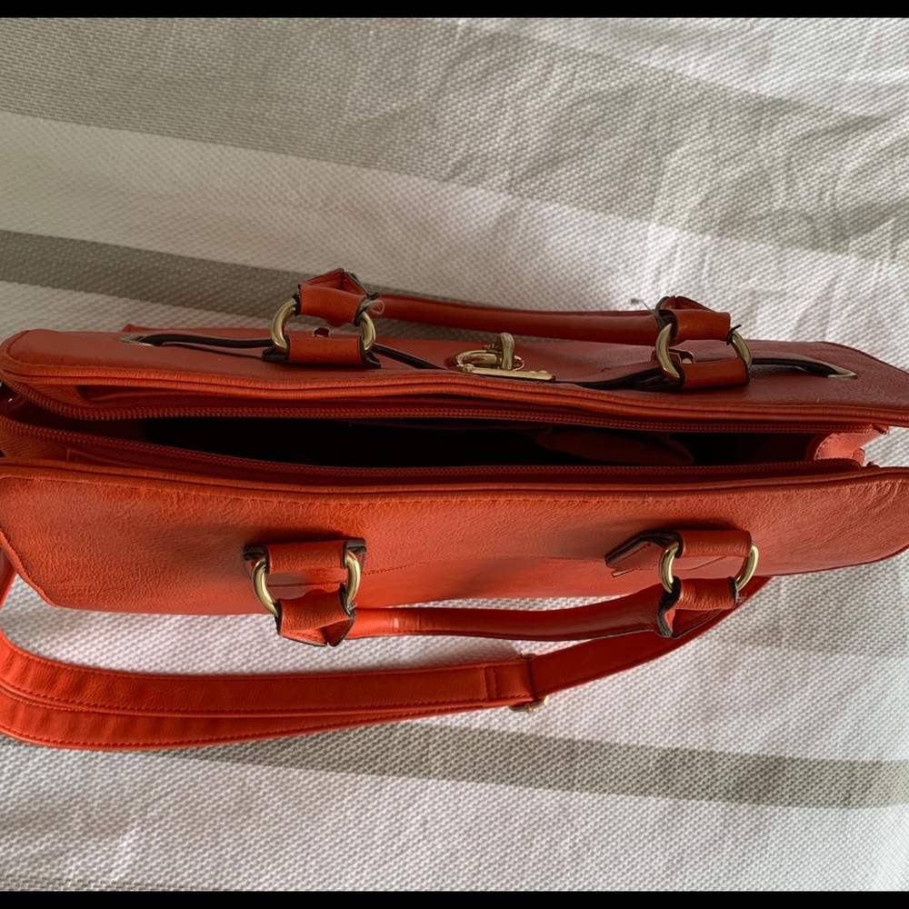 Call it Spring messenger bag - Picture 3 of 3